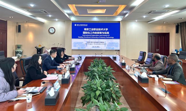 会谈场景650.jpg