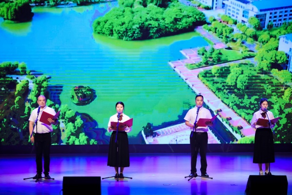 演讲_副本.jpg